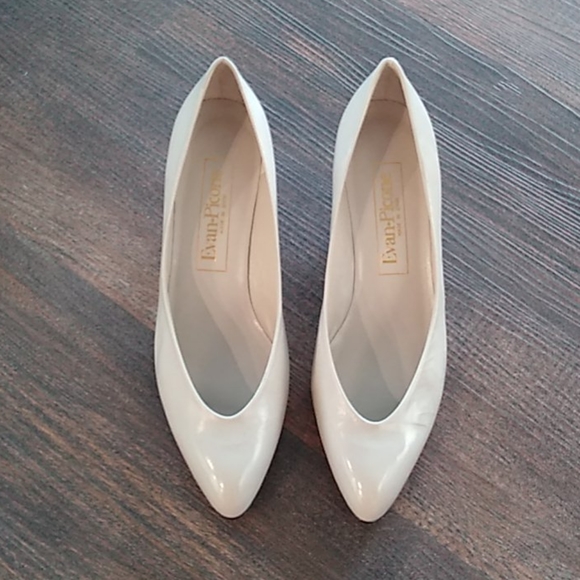 Vintage Taupe Leather Evan Picone Vintage Pumps